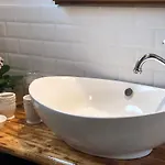 בית הארחה Jess & Joe's 4*